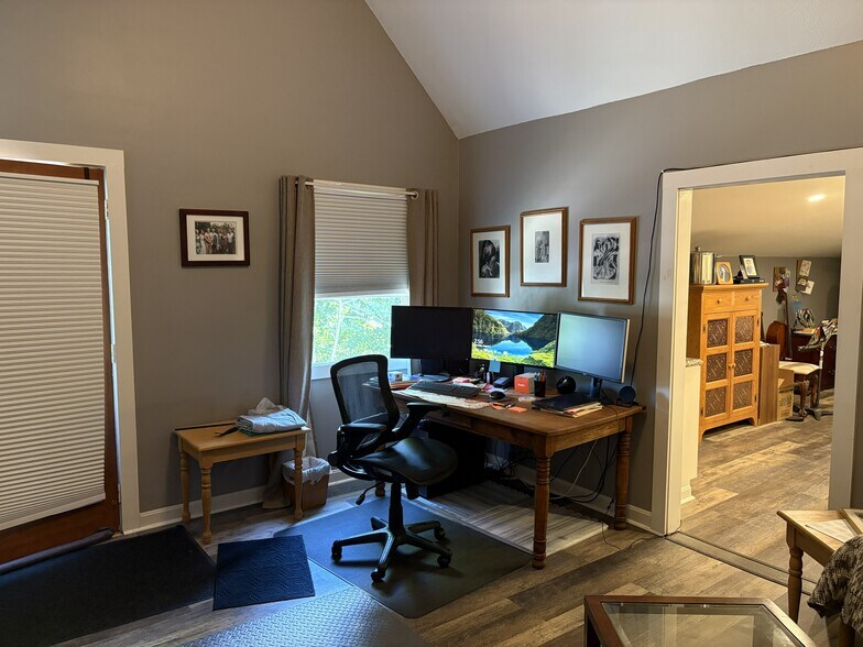 More Photos Of 589 Daniel Webster Hwy, Merrimack Office Residential For Sale