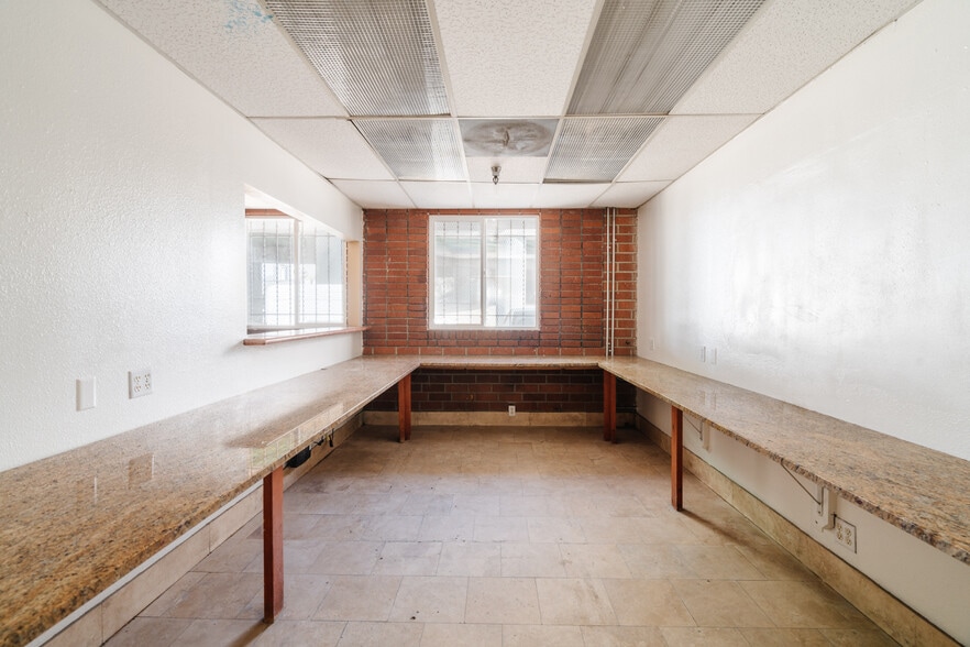 More Photos Of 8647 San Fernando Rd, Sun Valley Warehouse For Lease