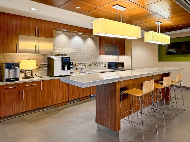 More Photos Of 41 Madison Ave, New York Coworking Space