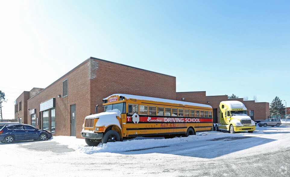 More Photos Of 2100 Steeles Ave W, Vaughan Storefront Retail Office For Lease