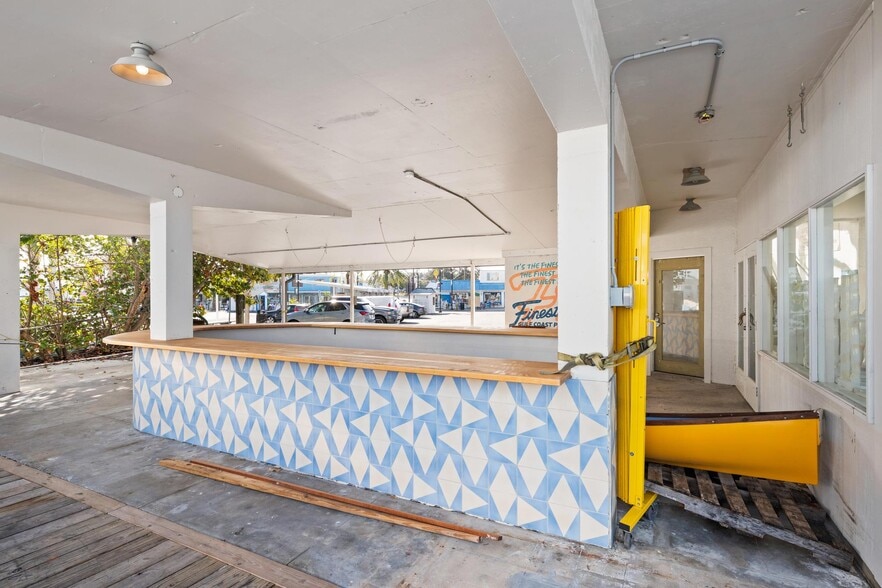 More Photos Of 810 Dodecanese Blvd, Tarpon Springs Marina For Sale