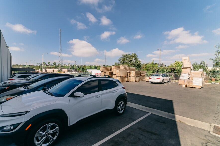 More Photos Of 19010 S Alameda St, Rancho Dominguez Distribution For Lease