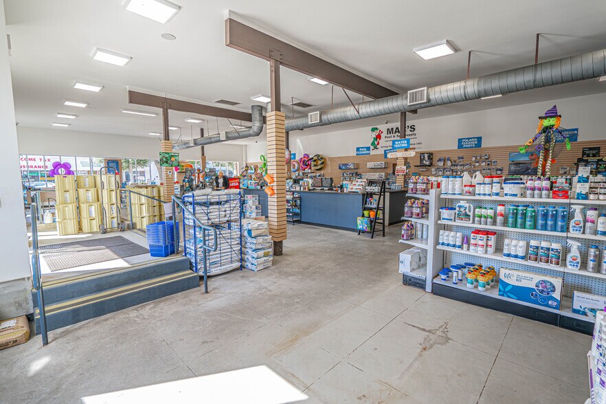 More Photos Of 24316 Main St, Newhall Freestanding For Sale