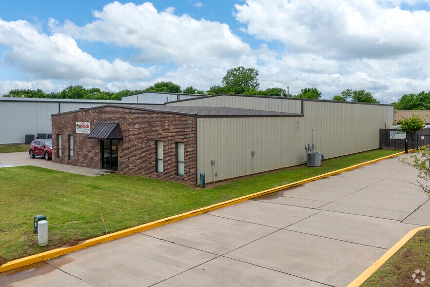 More Photos Of 14938 S Grant St, Bixby Warehouse For Lease