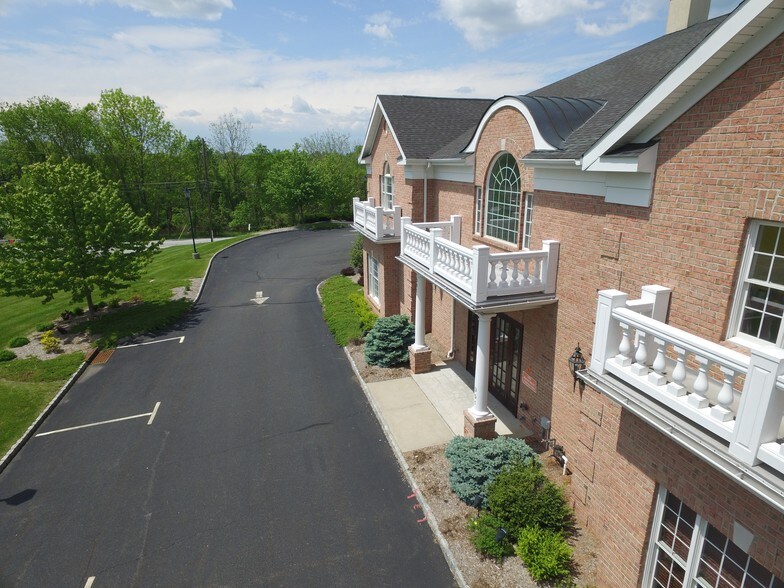 More Photos Of 351 Sparta Ave, Sparta Office For Lease