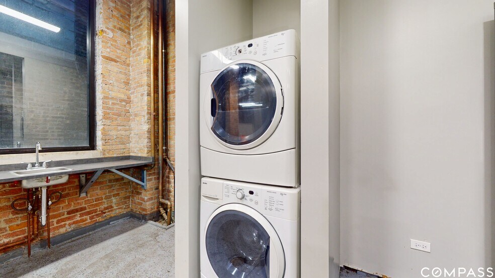 More Photos Of 2241 S Wabash Ave, Chicago Loft Creative Space For Sale