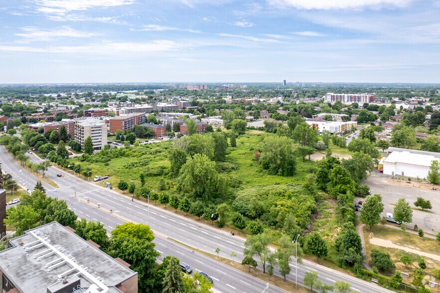 More Photos Of Boul Chomedey, Laval Land For Sale