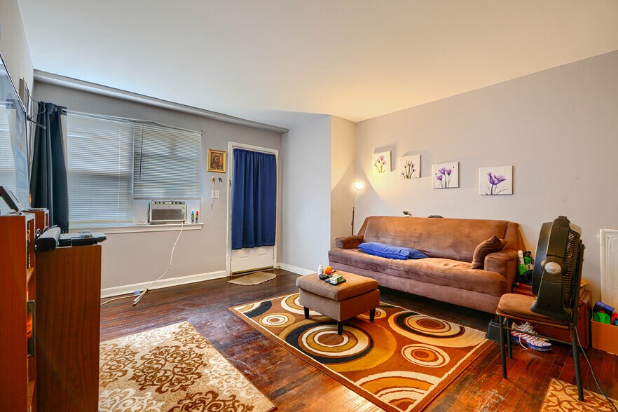 More Photos Of 1118 46th St NE, Washington Apartments For Sale