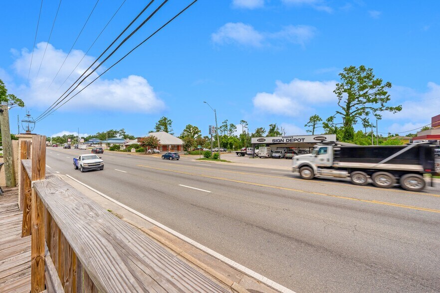 More Photos Of 1623 W 15th St, Panama City Bar For Sale