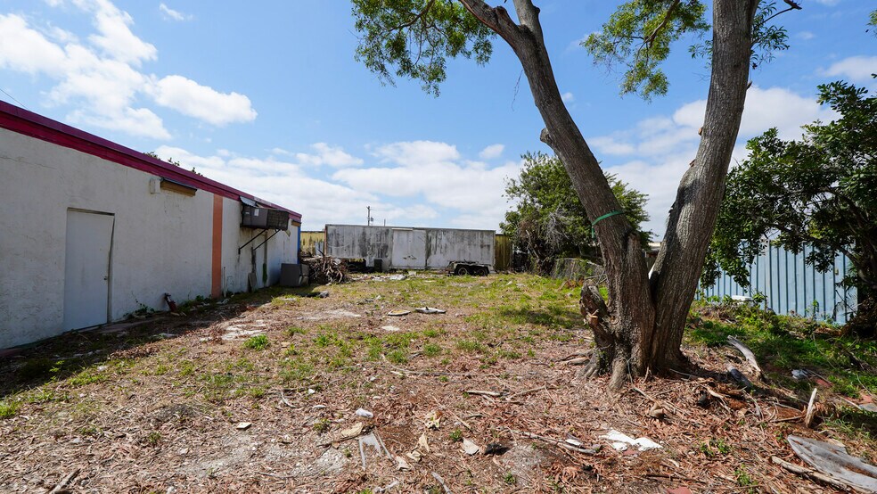 More Photos Of , Oakland Park General Retail For Sale