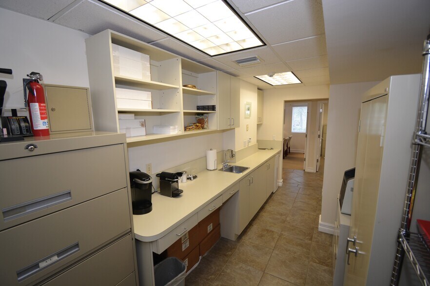 More Photos Of 7765 SW 87th Ave, Miami Office For Sale