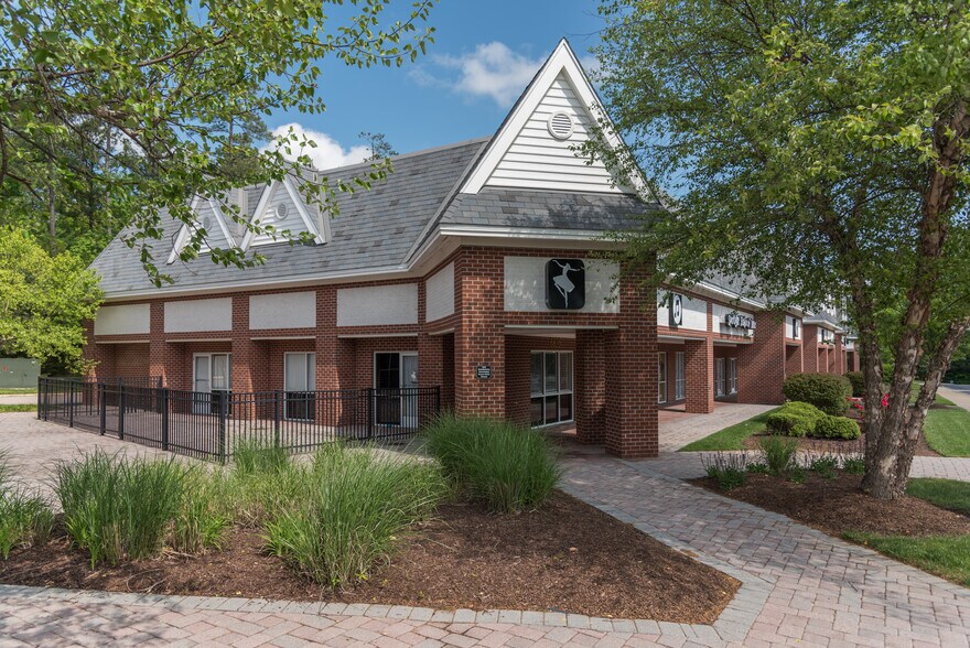 More Photos Of 7000-7044 Woodlake Commons Loop, Midlothian Unknown For Lease