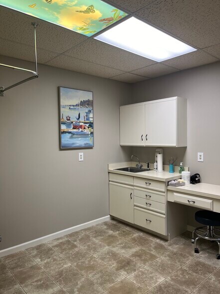 More Photos Of 666 Boston Post Rd, Guilford Medical For Sale