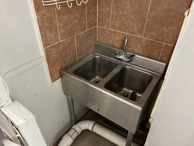 More Photos Of 386 Franklin Ave, Nutley Storefront Retail Office For Lease