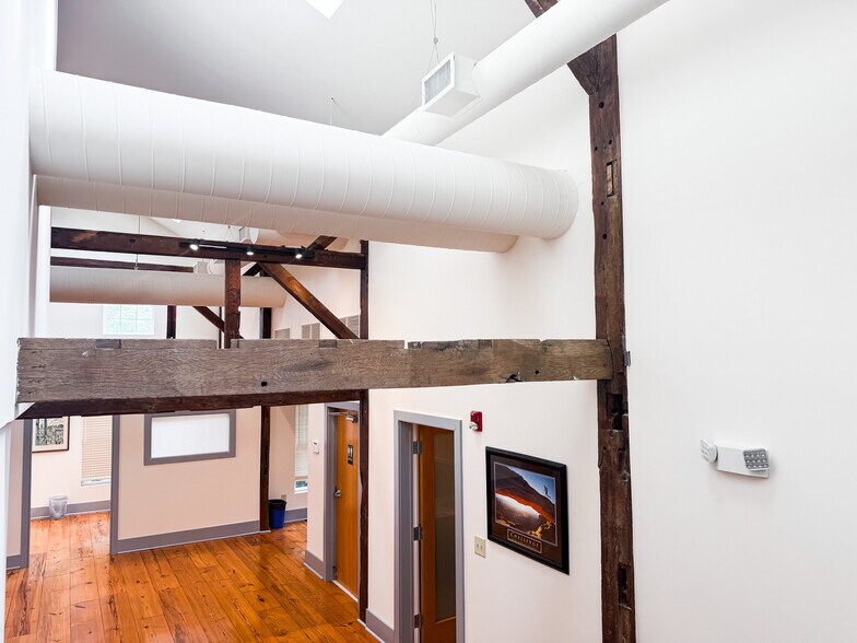 More Photos Of 3 Mapleton Rd, Princeton Office For Sale