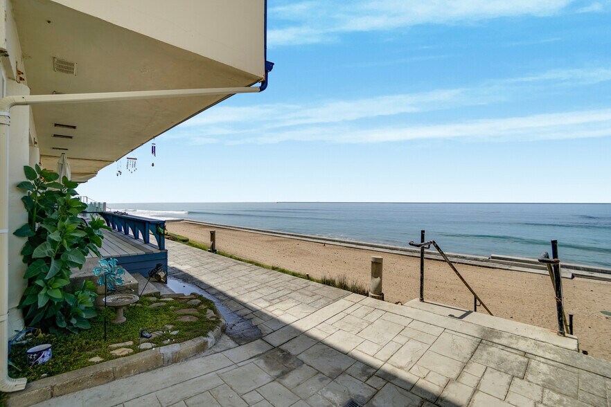 More Photos Of 11914 Beach Club Way, Malibu Multifamily For Sale