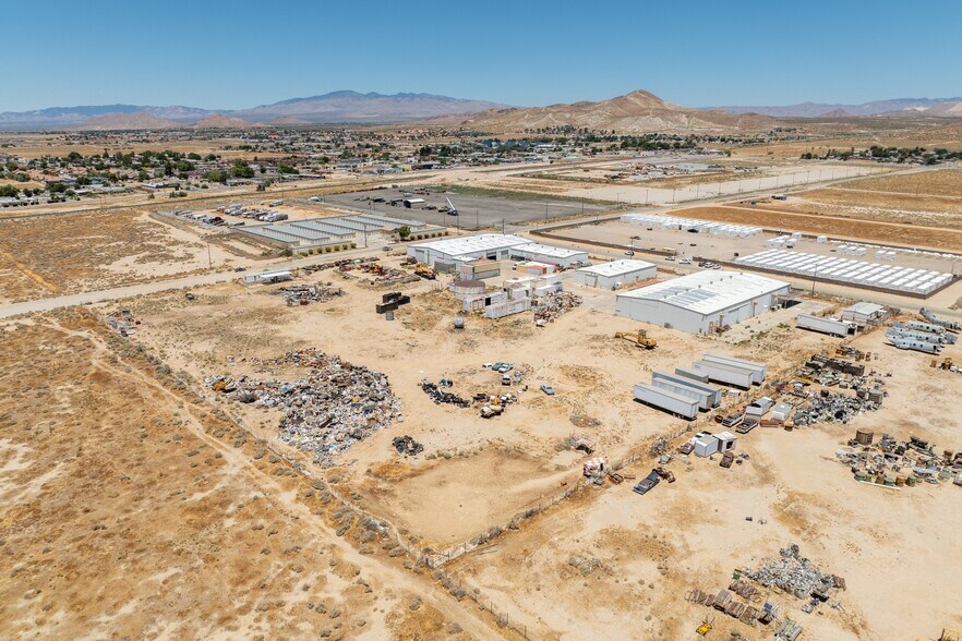 More Photos Of 1400 Orange St, Rosamond Warehouse For Lease
