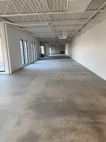 More Photos Of 6539 E 31st St, Tulsa Coworking Space