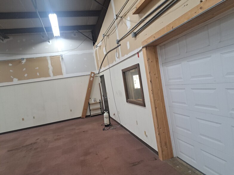 More Photos Of 4602 N US Highway 63, West Plains Flex For Sale