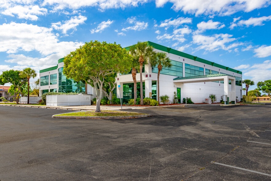 More Photos Of 2721 Del Prado Blvd S, Cape Coral Medical For Lease