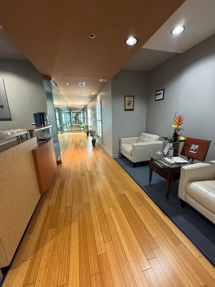 More Photos Of 3085 Fountainside Dr, Germantown Medical For Sale