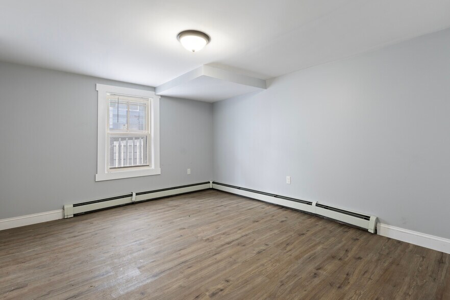 More Photos Of 14 W Natick Rd, Warwick Apartments For Sale
