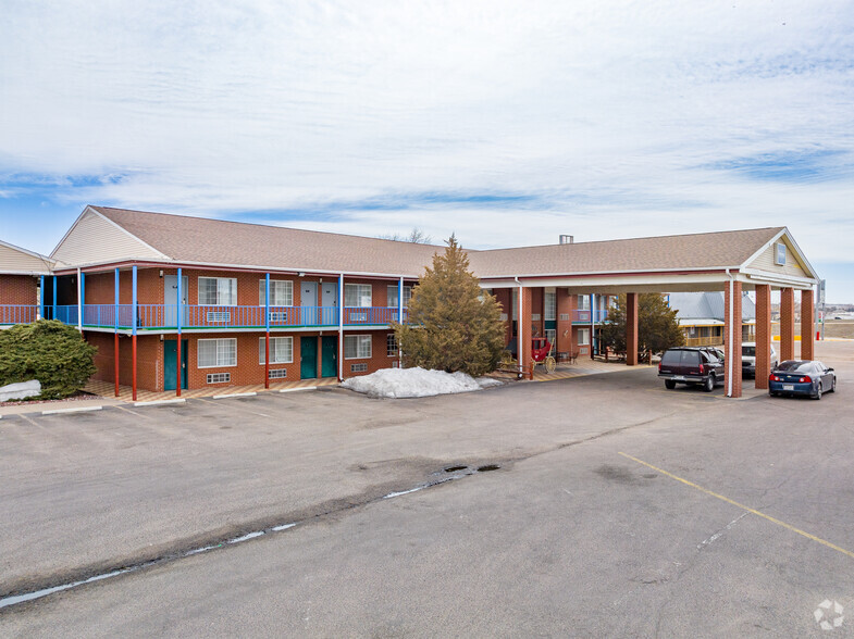 Primary Photo Of 201 Stagecoach Trl, Ogallala Hotel For Sale