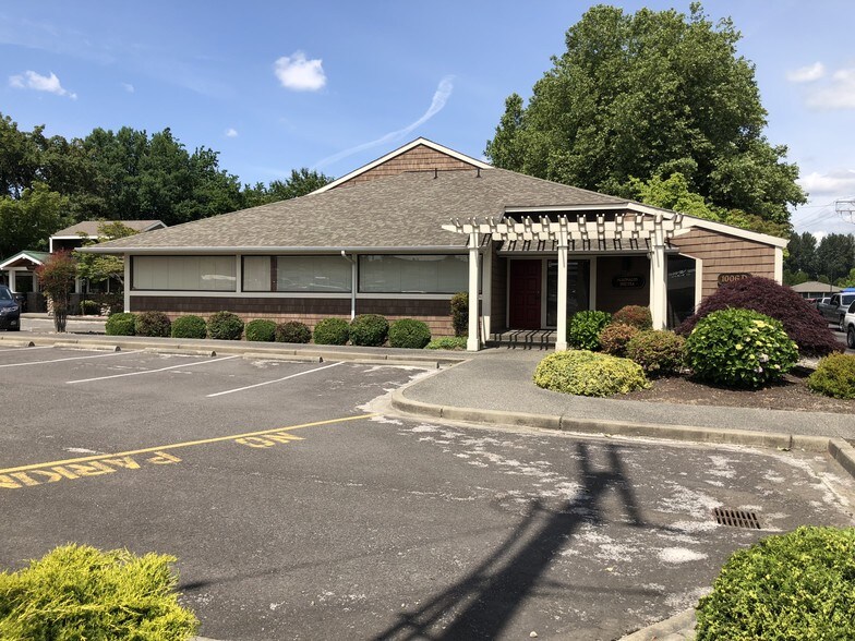 Primary Photo Of 1006 Fryar Ave, Sumner Office For Lease