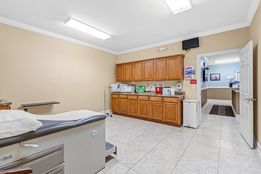 More Photos Of 3583 US-17 BUS, Murrells Inlet Medical For Lease