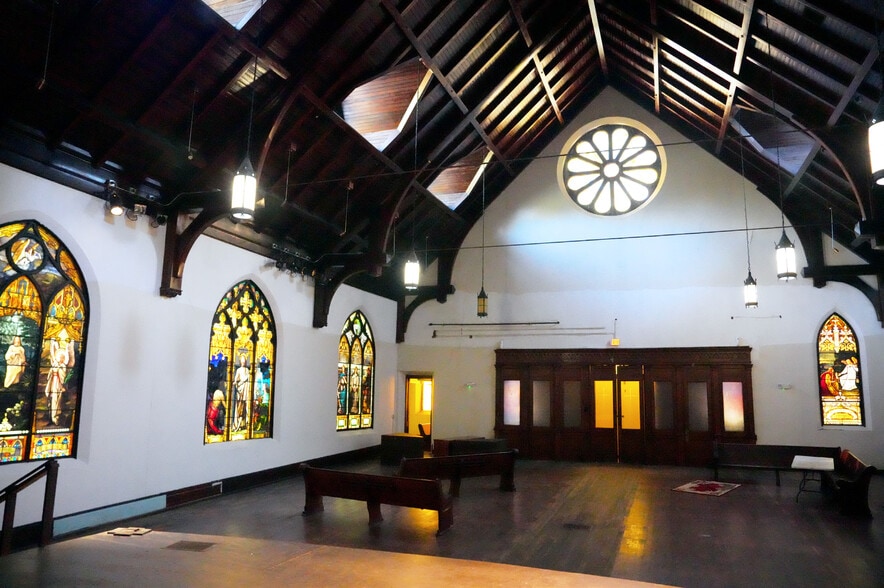 More Photos Of 226 N Laura St, Jacksonville Religious Facility For Sale
