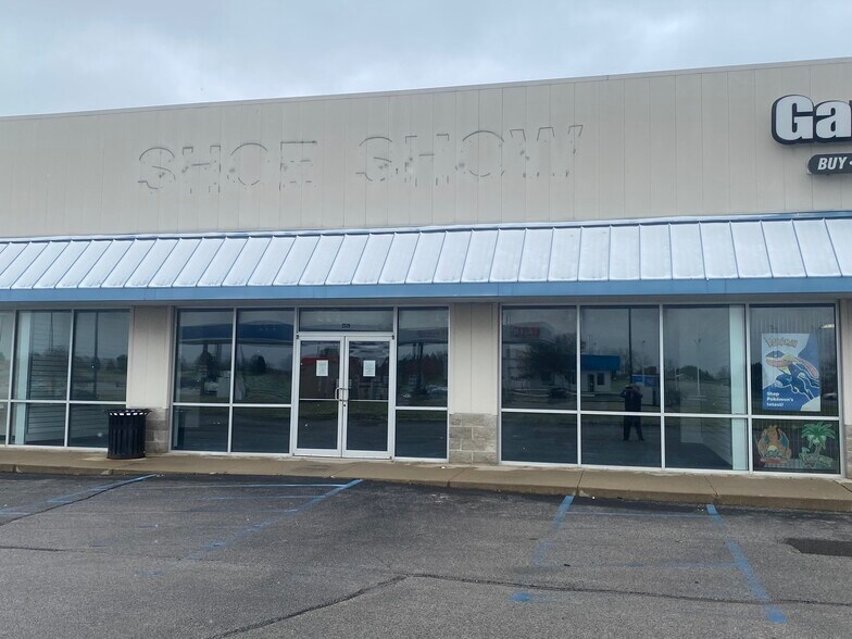 More Photos Of 2513-2521 E North St, Kendallville Storefront For Lease