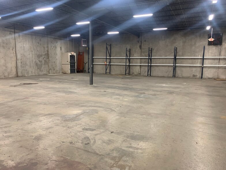 More Photos Of 2501 Commerce, Houston Warehouse For Lease
