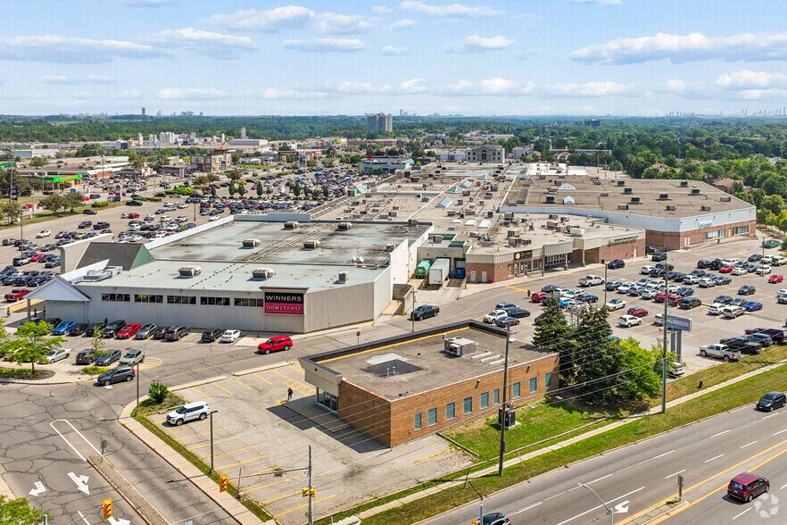 More Photos Of 23 Mountainview Rd S, Halton Hills Freestanding For Lease