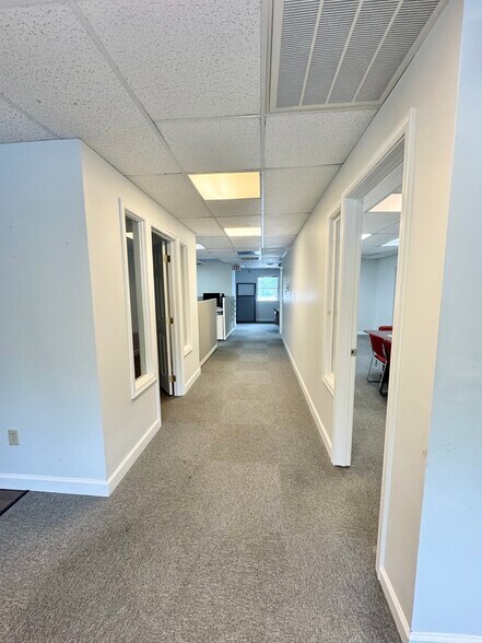 More Photos Of 625 Barksdale Rd, Newark Medical For Lease