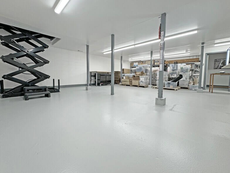 More Photos Of 1190B Shafter Ave, San Francisco Warehouse For Sale