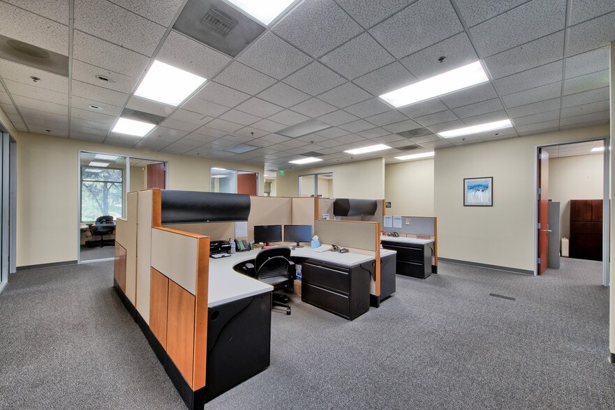 More Photos Of 11840 Pierce St, Riverside Office For Lease