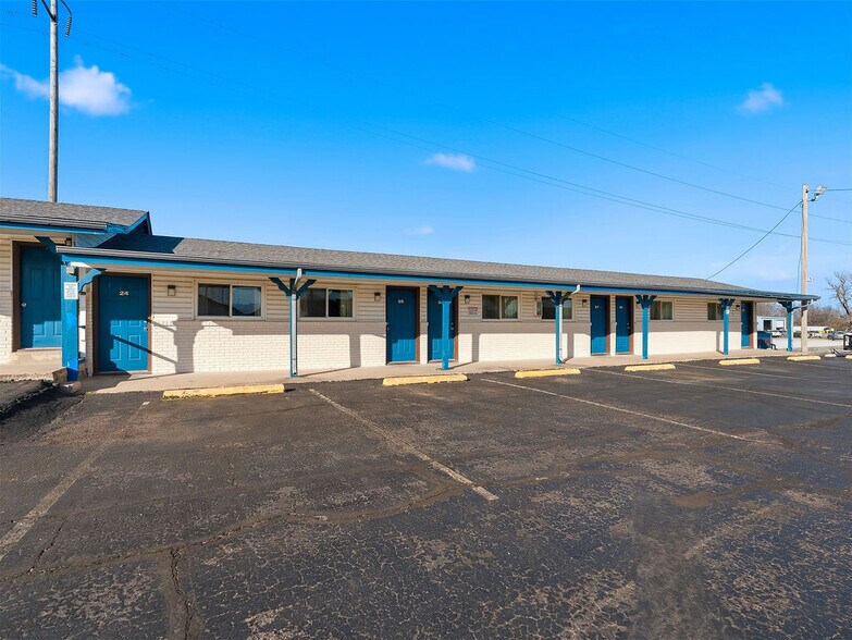 More Photos Of 1900 N Broadway Ave, Ada Hotel For Sale