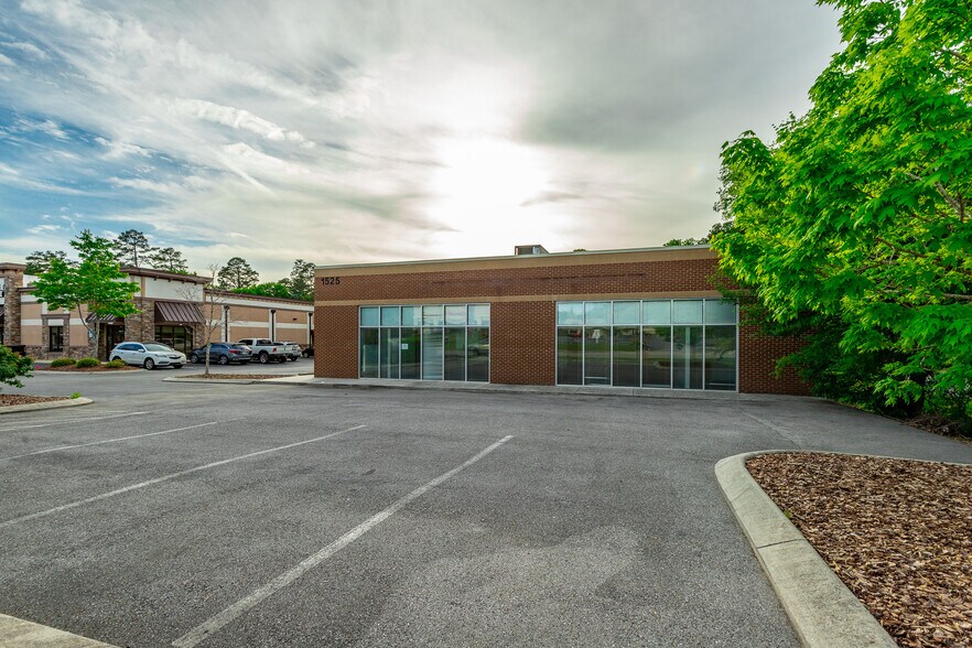 More Photos Of 1525 Gunbarrel, Chattanooga Medical For Lease