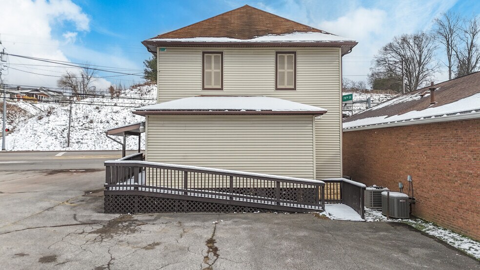 More Photos Of 3005 Murdoch Ave, Parkersburg Flex For Sale