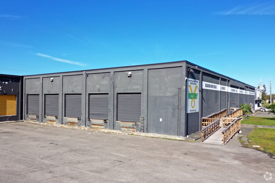 More Photos Of 6100 Philips Hwy, Jacksonville Warehouse For Lease