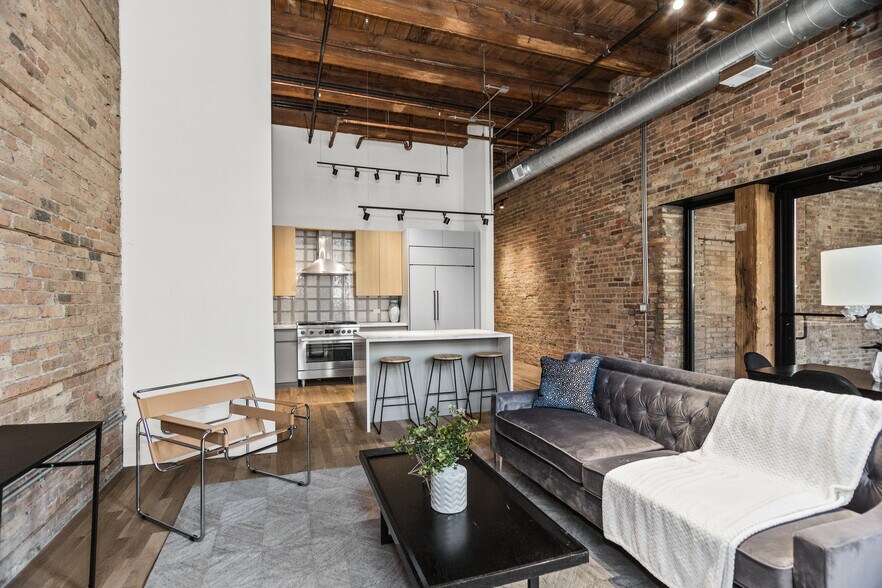 More Photos Of 153 W Ohio St, Chicago Apartments For Sale