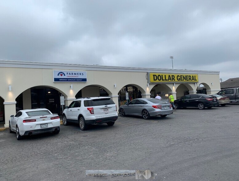 More Photos Of 1113 E Sinton St, Sinton Storefront For Lease