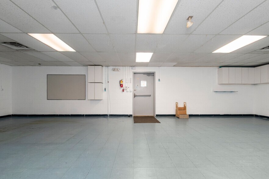 More Photos Of 211 Wise Ave, Dundalk Schools For Sale