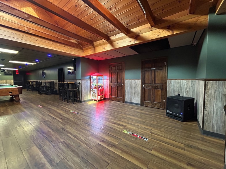 More Photos Of 1117 Ludington St, Escanaba Storefront Retail Residential For Sale