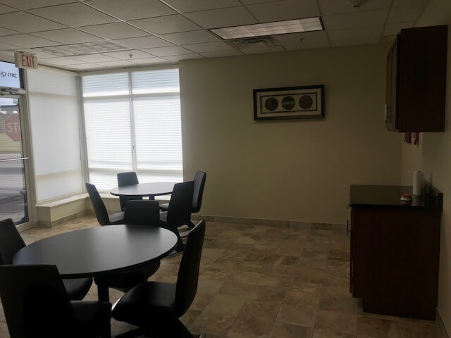 More Photos Of 2011 Queen St, Portsmouth Office For Lease