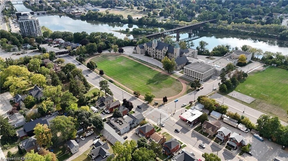 More Photos Of 225 Water St N, Cambridge Apartments For Sale