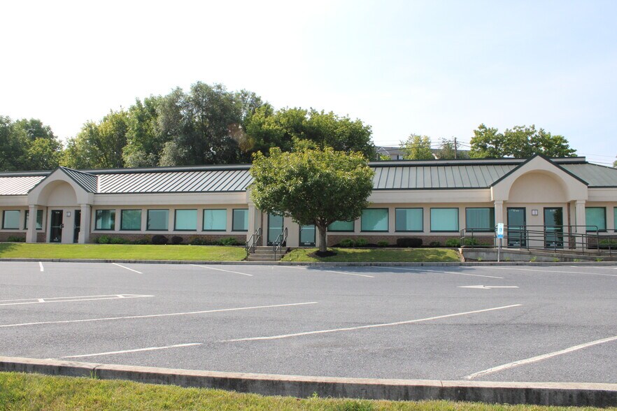 More Photos Of 479 Port View Dr, Harrisburg Medical For Lease