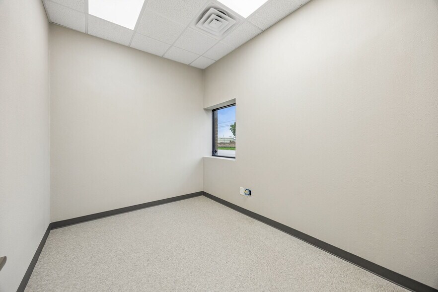 More Photos Of 6819 Theall Rd, Houston Industrial For Sale