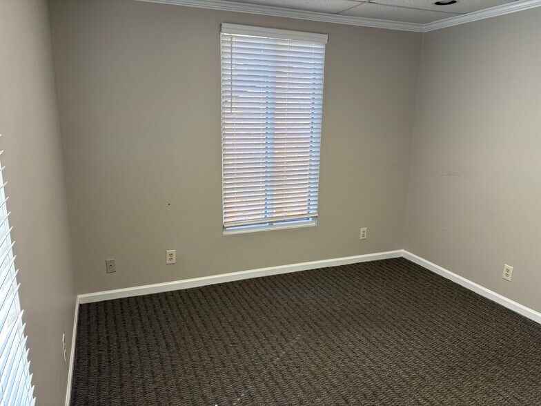 More Photos Of 2313 Market Pl, Huntsville Office For Sale