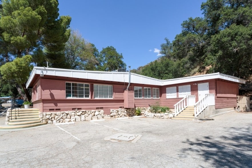 Primary Photo Of 13136 Sierra Hwy, Santa Clarita Specialty For Sale